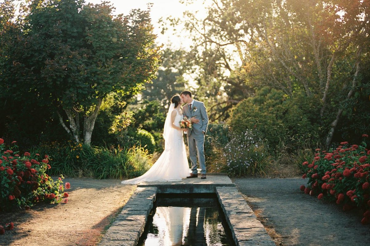Oregon Garden wedding elopement near Salem Oregon